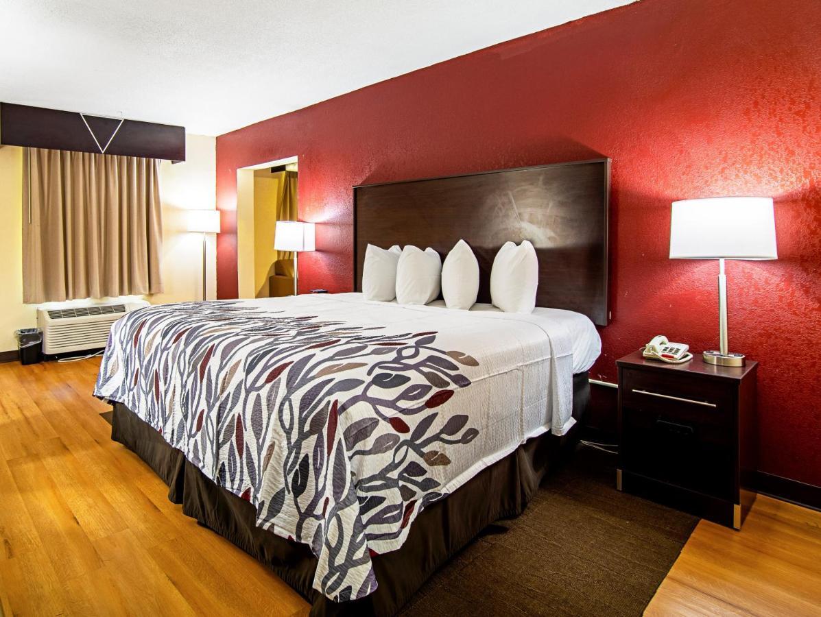 Red Roof Inn & Suites Greenwood, Sc Bagian luar foto