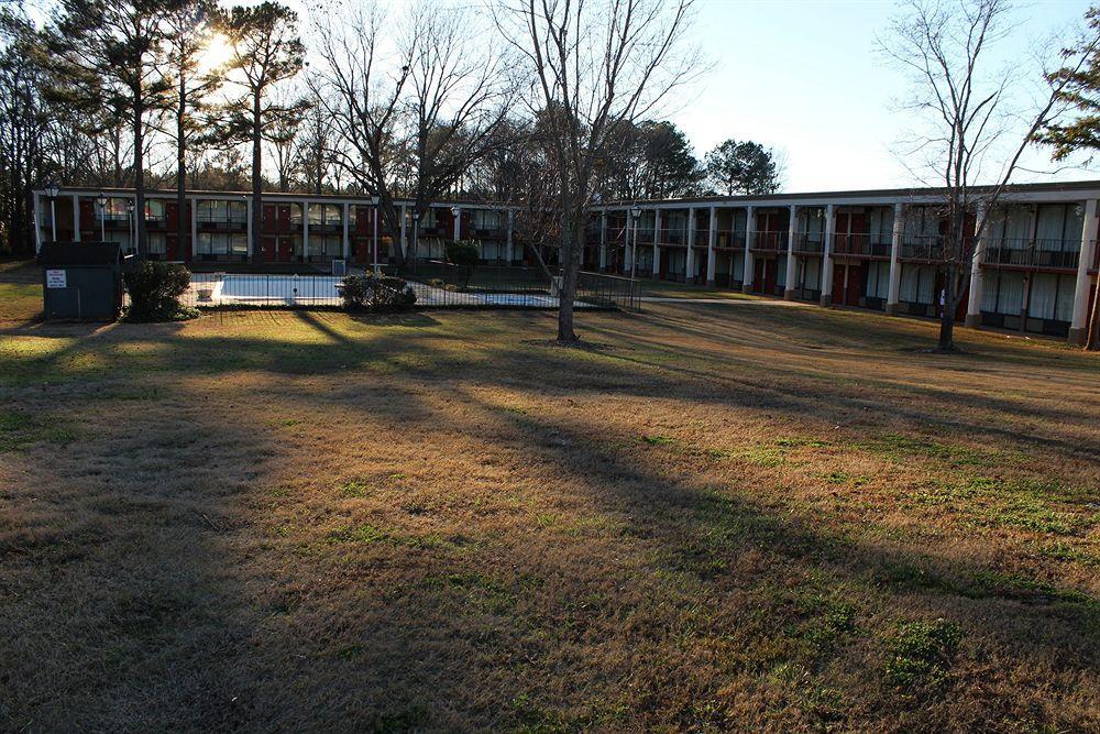 Red Roof Inn & Suites Greenwood, Sc Bagian luar foto