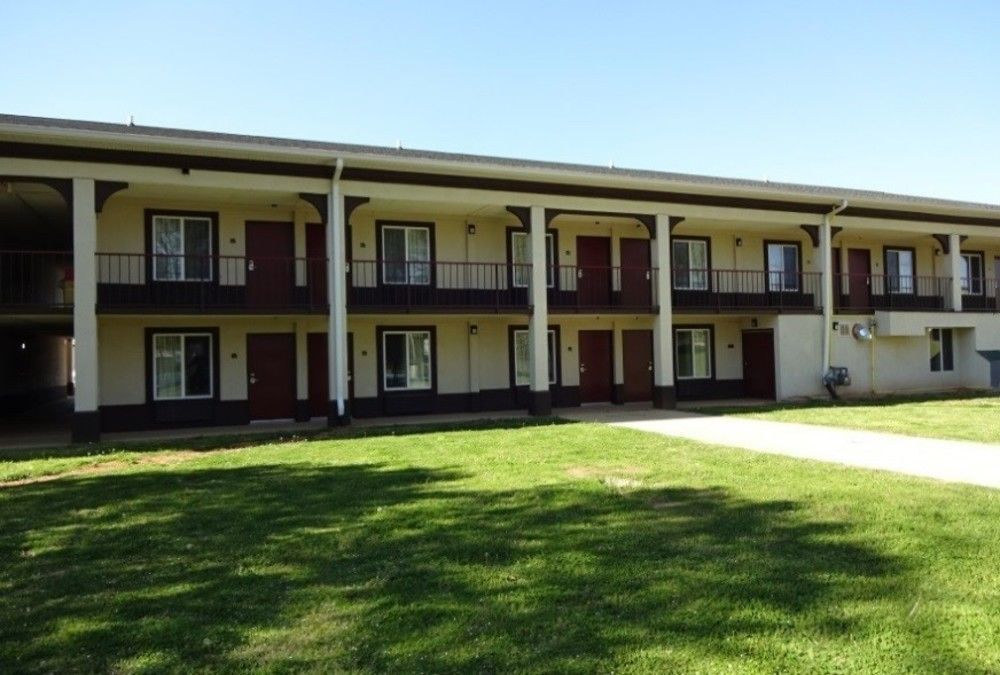 Red Roof Inn & Suites Greenwood, Sc Bagian luar foto
