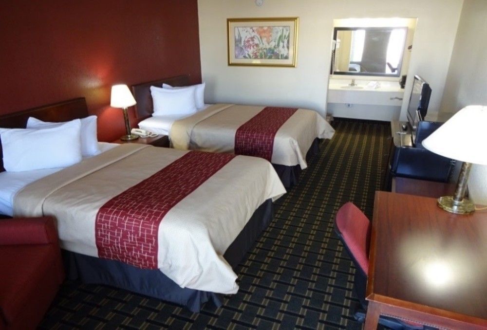 Red Roof Inn & Suites Greenwood, Sc Bagian luar foto